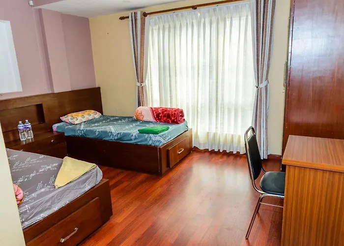 Queens' Garden & Vacation Apartment *